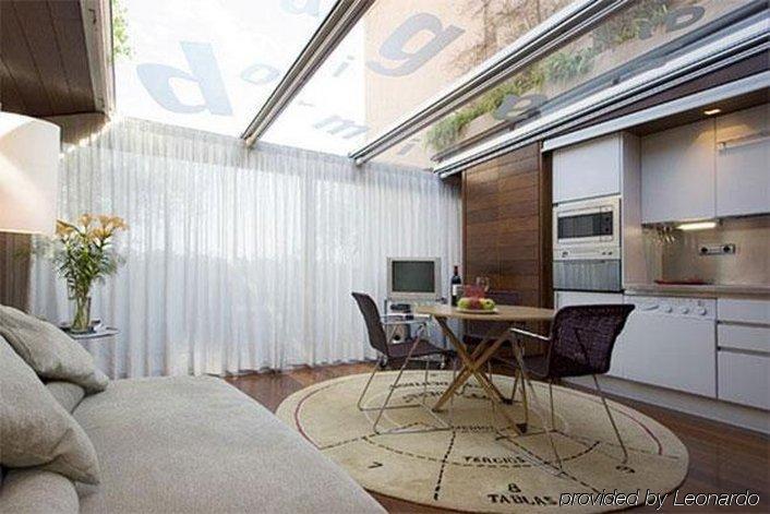 Apartamentos La Casa De Les Lletres Барселона Стая снимка