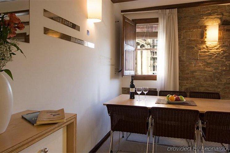 Apartamentos La Casa De Les Lletres Барселона Стая снимка