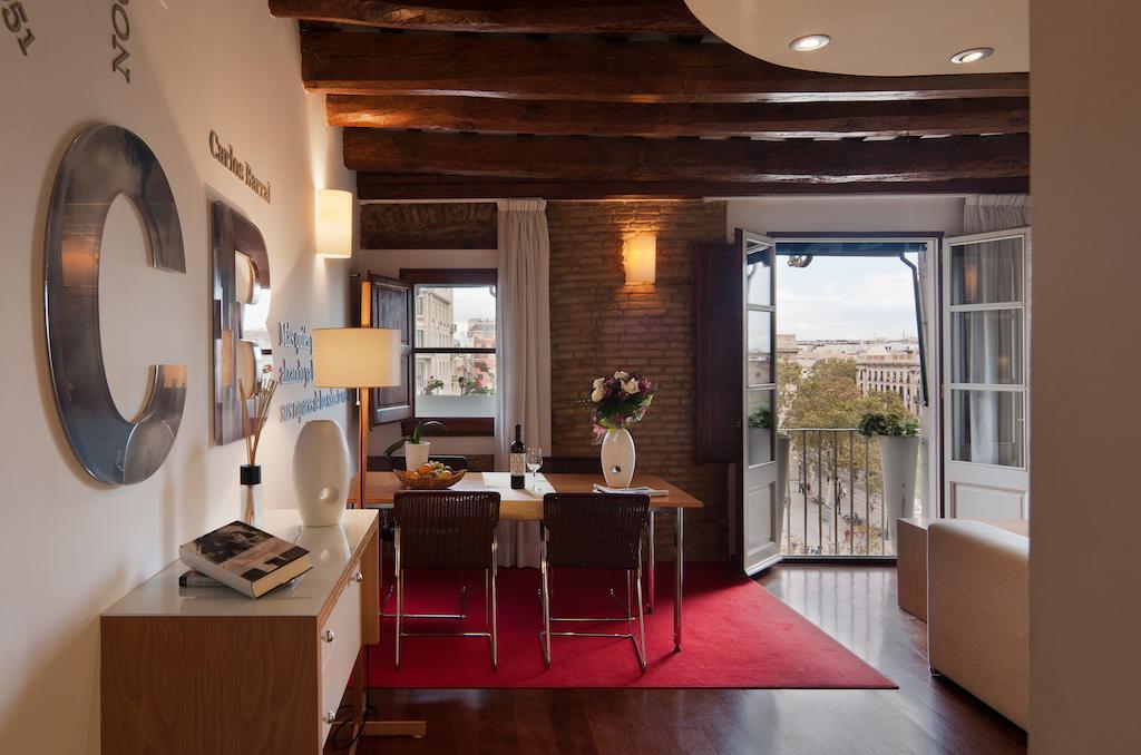 Apartamentos La Casa De Les Lletres Барселона Стая снимка